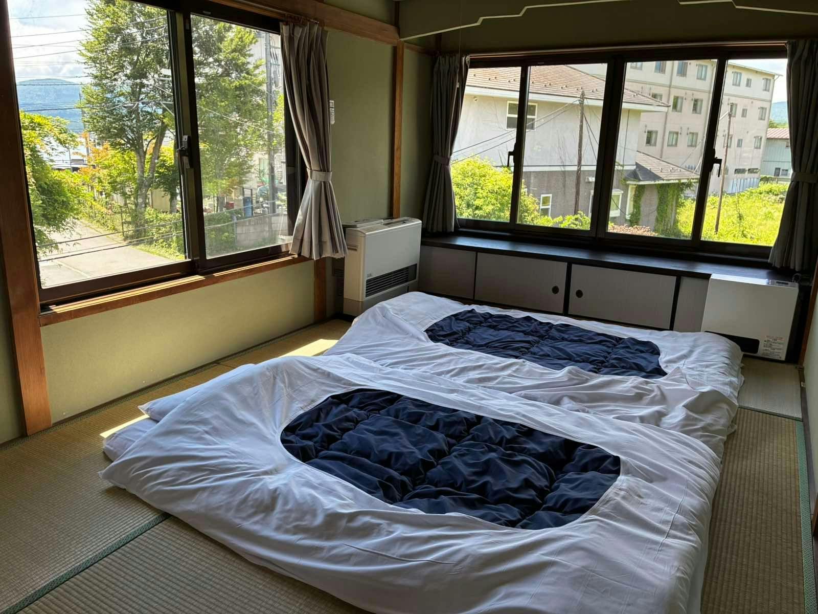 นี่คือรูปถ่ายของห้องพักสไตล์ญี่ปุ่นสำหรับ 3 ท่าน!