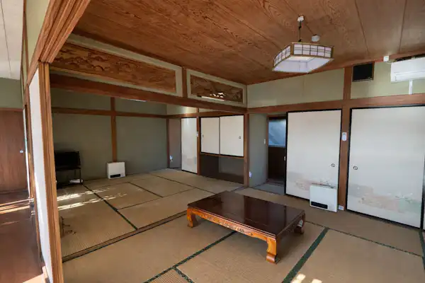 ห้องพักขนาดใหญ่ชั้น 1 ของอาคารหลัก สามารถใช้เวลาร่วมกันได้ทุกคน