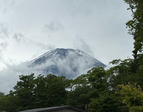 曇りのときの富士山はこのように見えます！