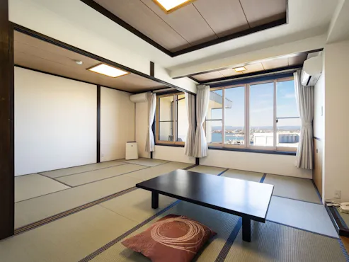 ห้องสไตล์ญี่ปุ่น 6 เสื่อทาทามิ + ห้องสไตล์ญี่ปุ่น 7.5 เสื่อทาทามิ (ไม่มีห้องน้ำ)