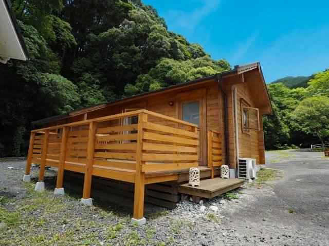 DOG PALACE Camp Village