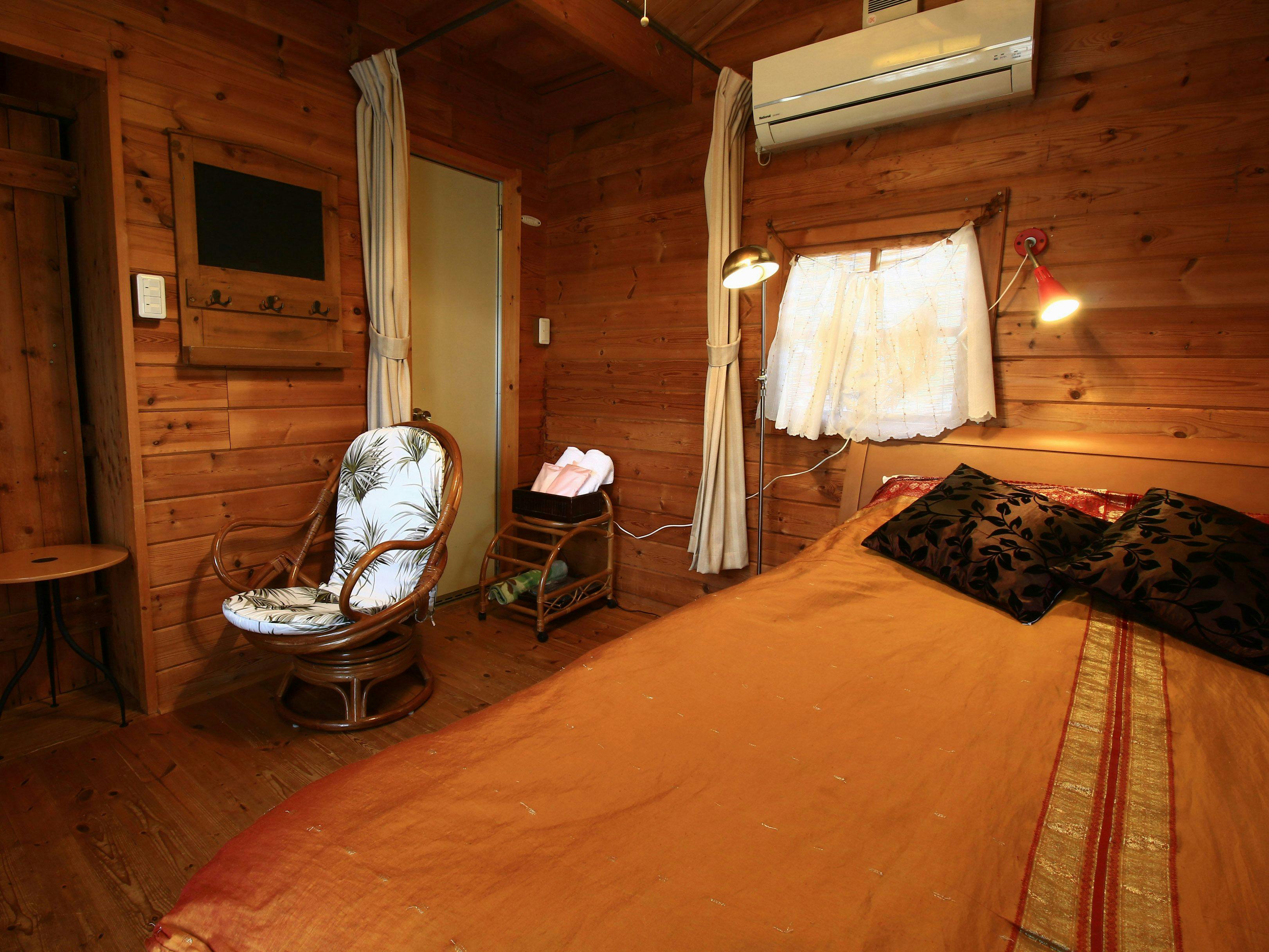 Forest Hideaway Inn Sheep