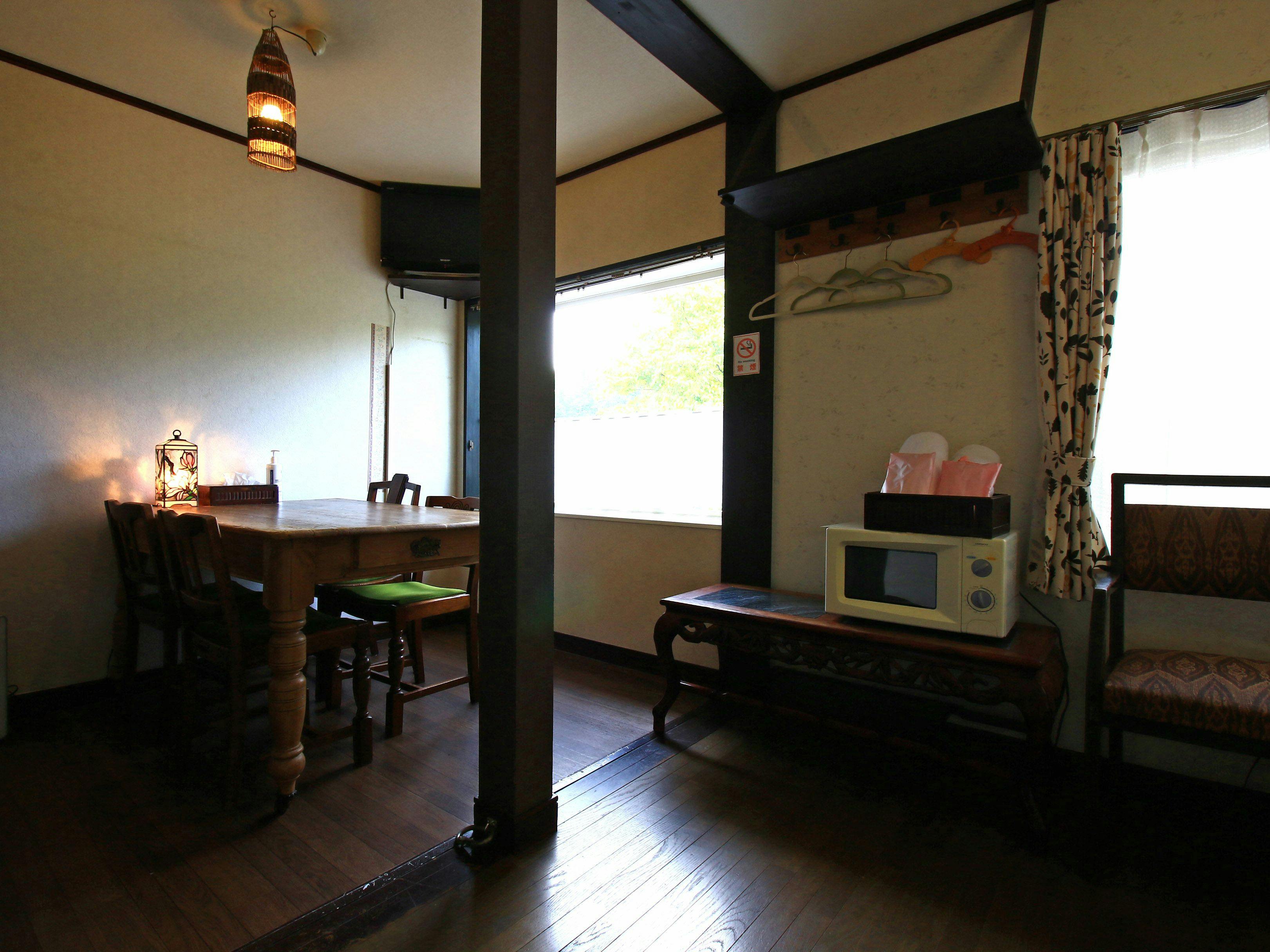 Forest Hideaway Inn Sheep