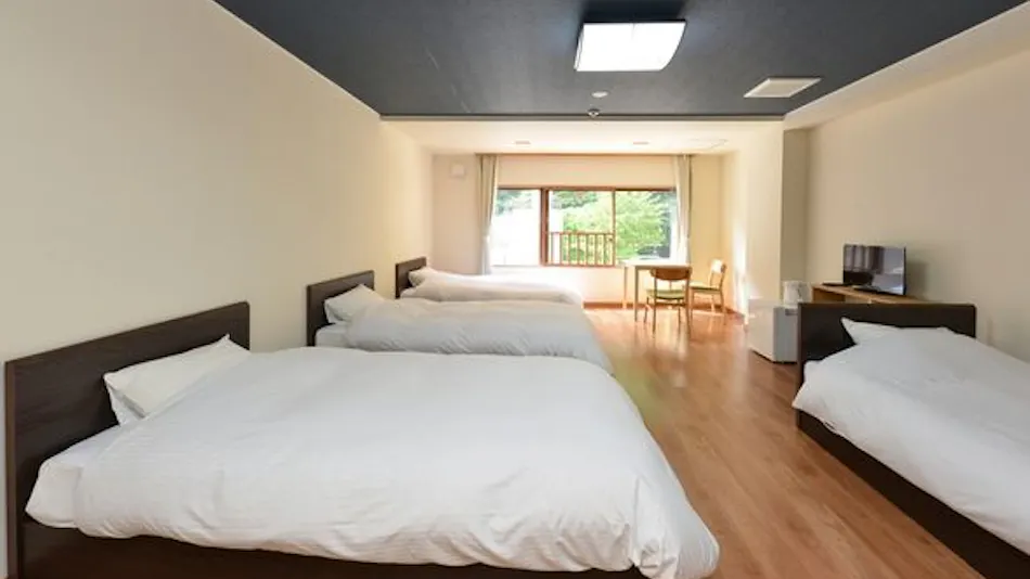 Accommodation with No Meals Included: Yurakuza
