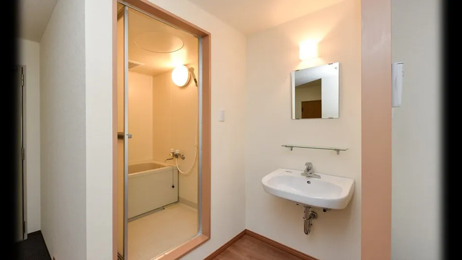 Accommodation with No Meals Included: Yurakuza