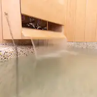 浴室_网代温泉源泉直流的温泉水