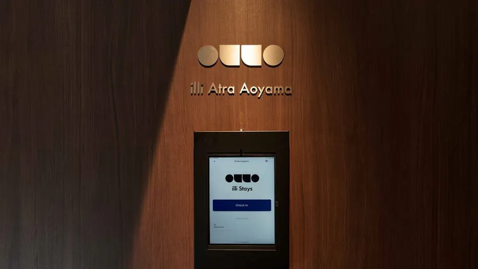 illi Atra Aoyama