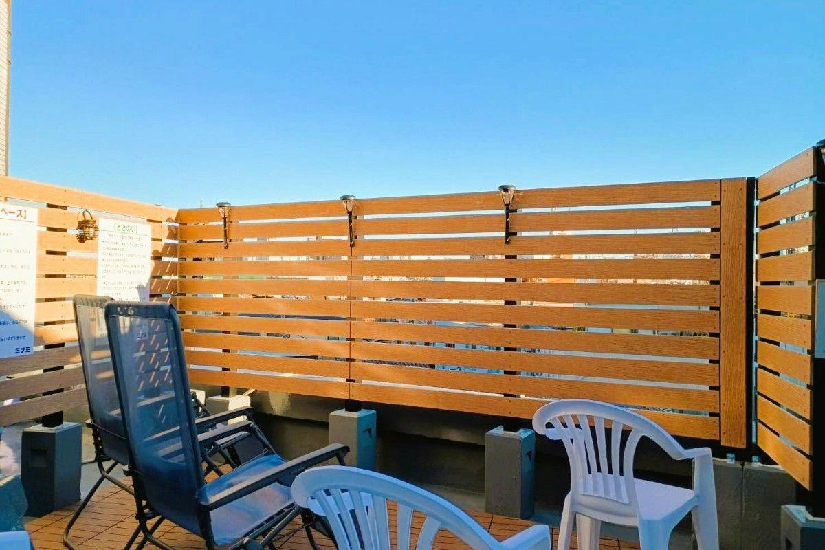 Area relaksasi di rooftop untuk menikmati udara segar