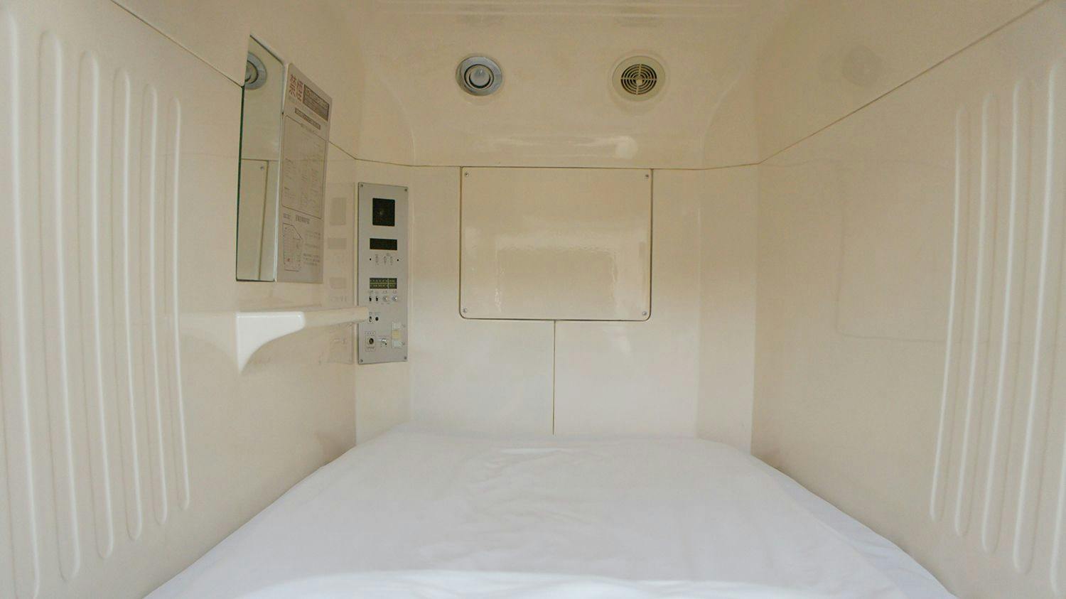 Interior kamar kapsul