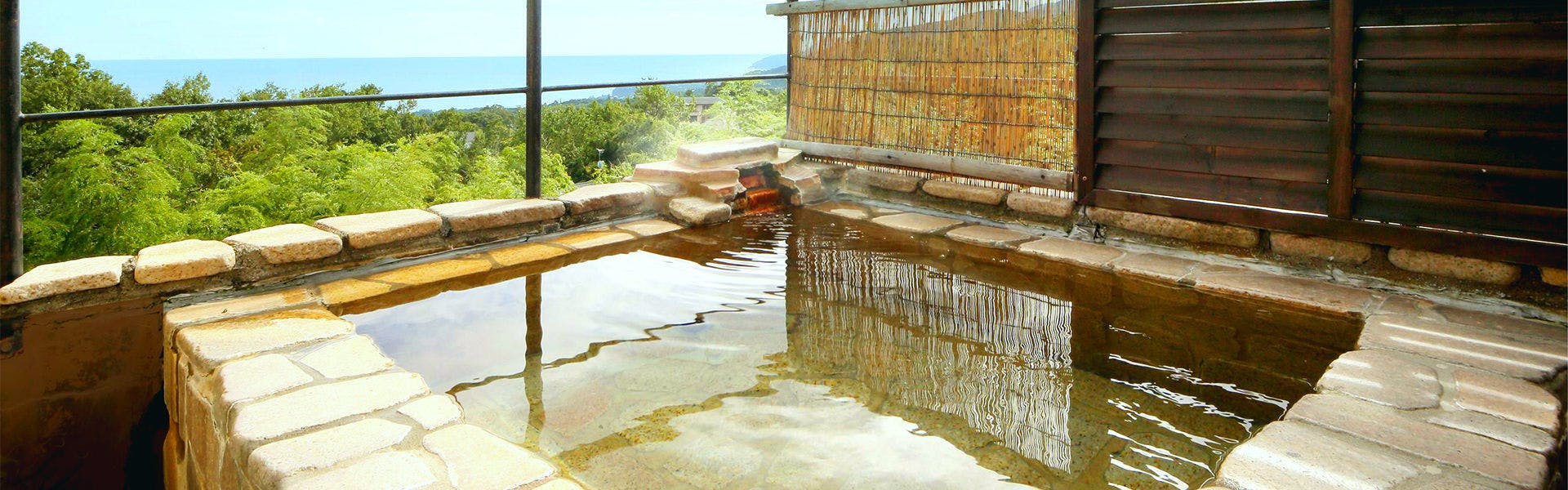 かえで庵 伊豆高原 英国調アンティークホテル 全室露天風呂付き客室の宿