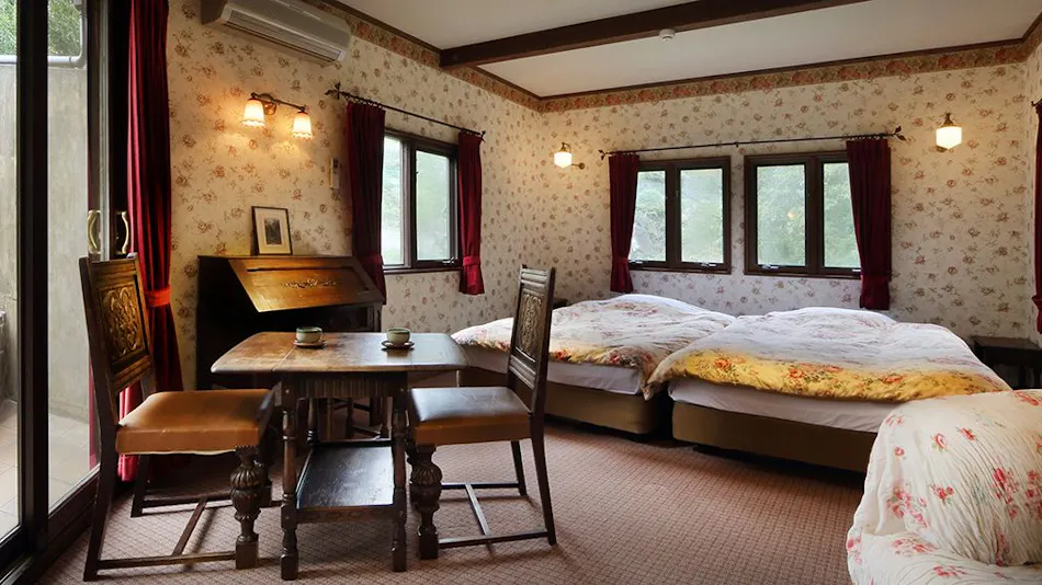 Kaede-an: All Rooms with Private Open-Air Bath, British Antique Hotel