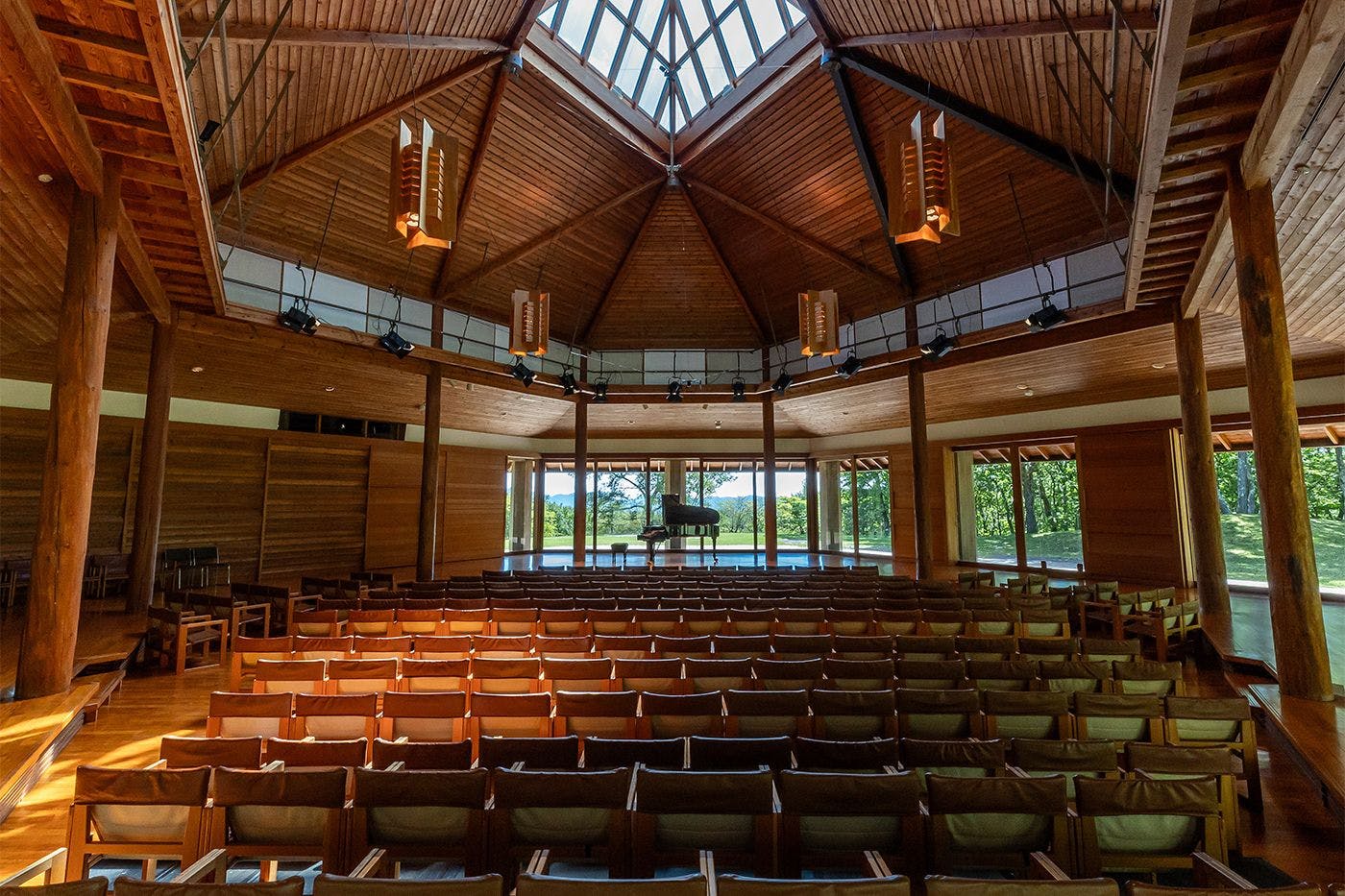 หอแสดงดนตรีที่ราบสูงยัตสึกะทาเกะ