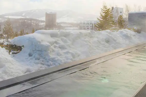 ออนเซ็นกลางแจ้ง