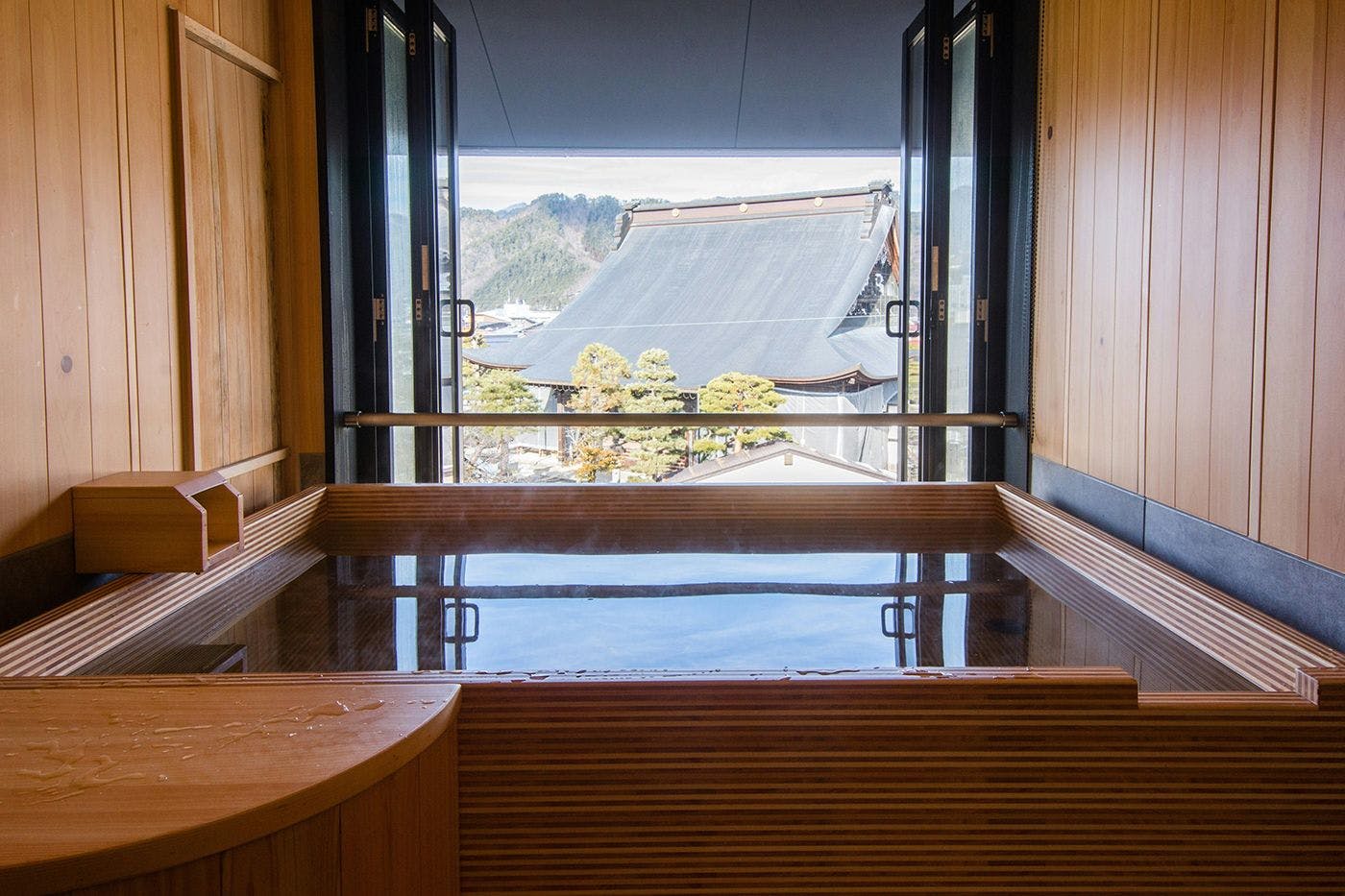 飛騨高山の奥座敷　八ツ三館