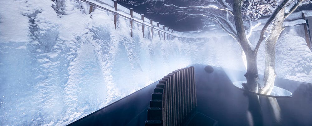 奥å
¥ç¬ã®æ£®ã¨ããããã«å
ã¾ãã空é