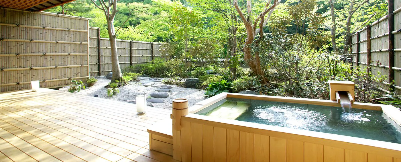 ออนเซ็นกลางแจ้ง