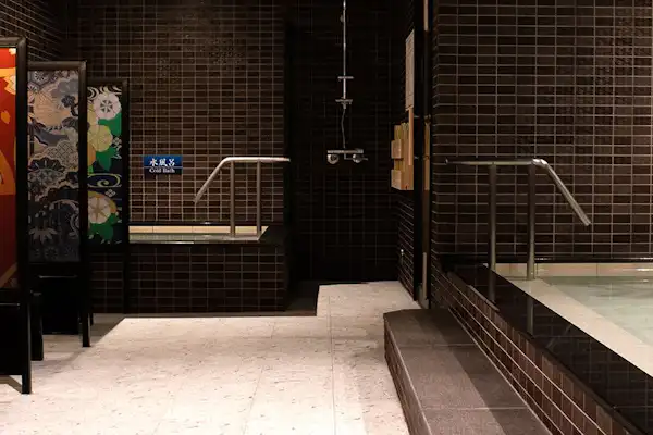 ห้องอาบน้ำรวมขนาดใหญ่