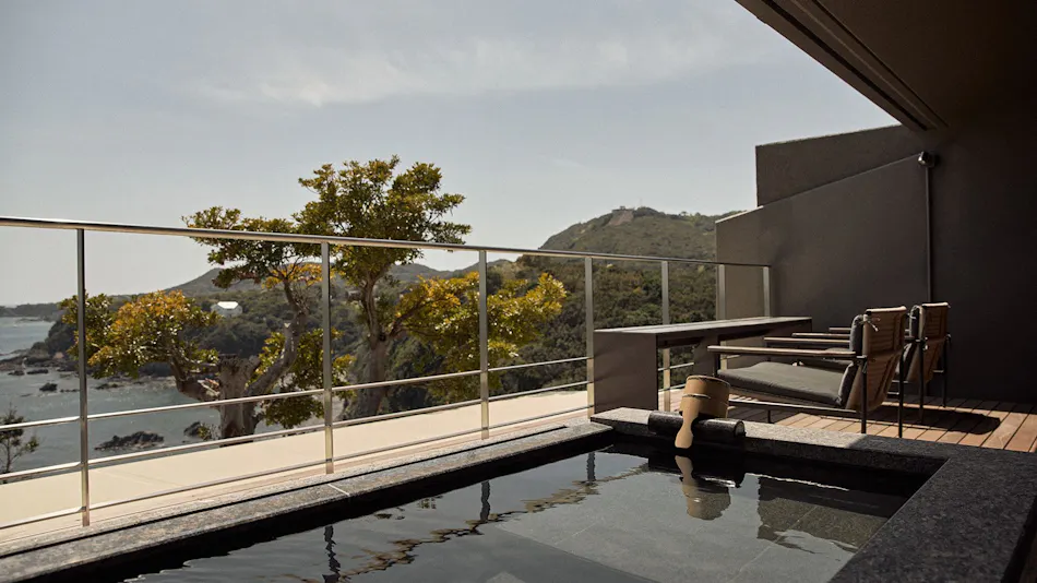 The Earth Inn: A Place to Watch the Storm