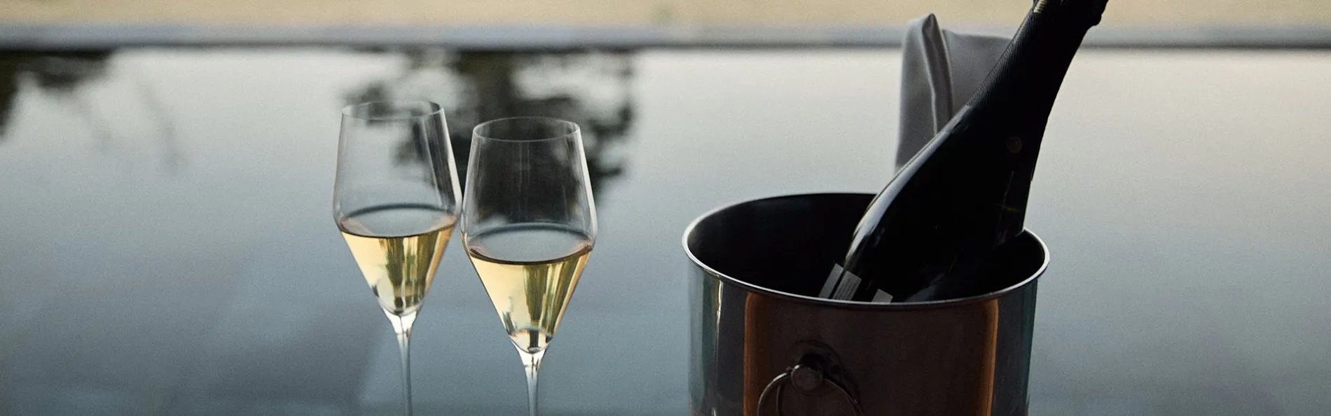 嵐を観る宿 御宿 The Earth