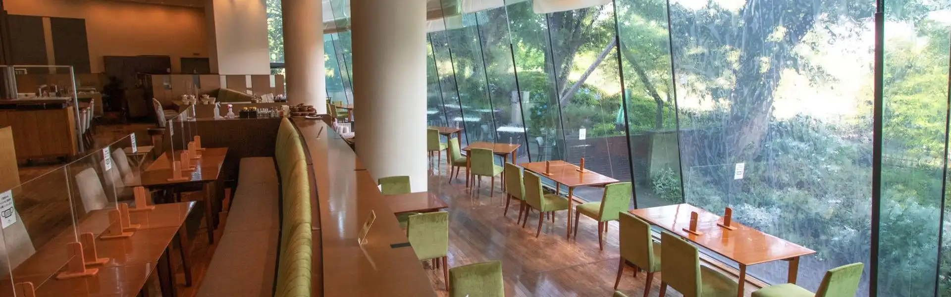 レストラン「パティオ」