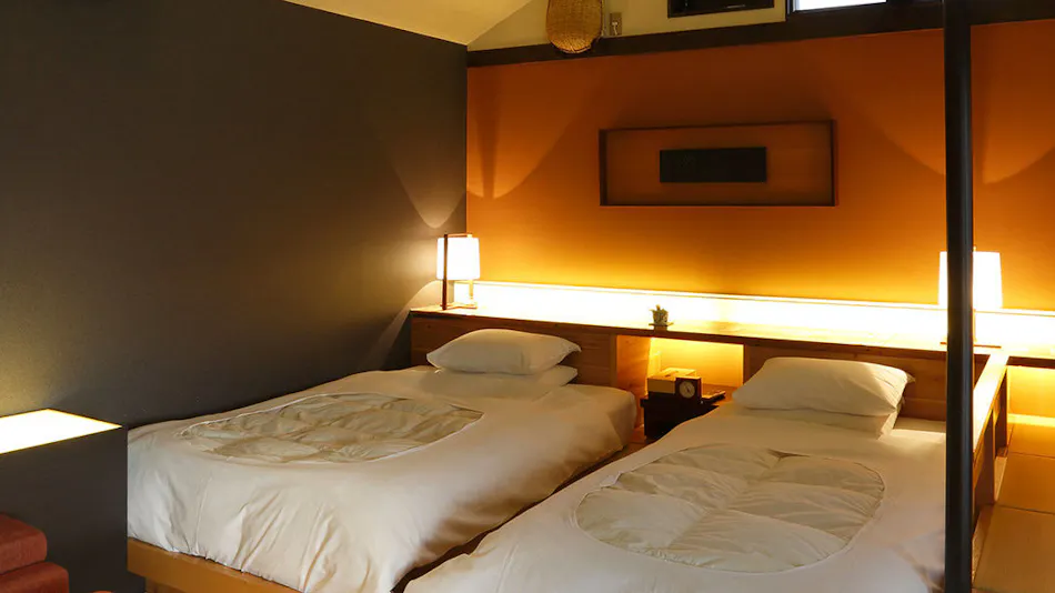 Island Inn of Moromi, "Mari"