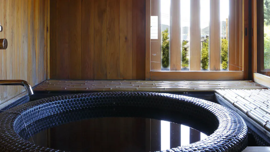 Island Inn of Moromi, "Mari"