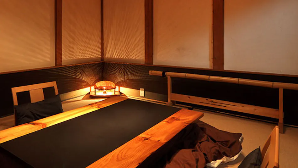 Island Inn of Moromi, "Mari"