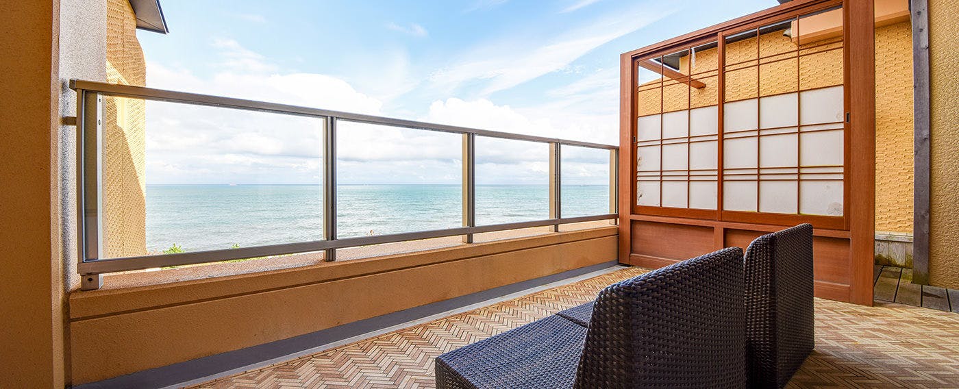 Pemandangan dari teras kamar di lantai 3 Hotel.