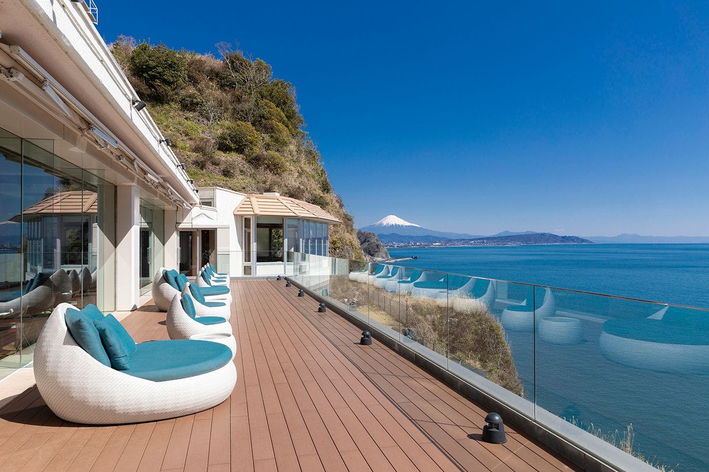 Bay Terrace & Lounge