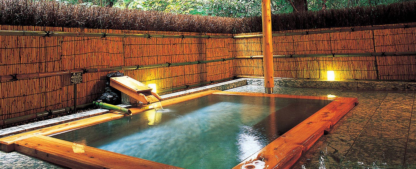 น้ำพุร้อนและอ่างอาบน้ำ