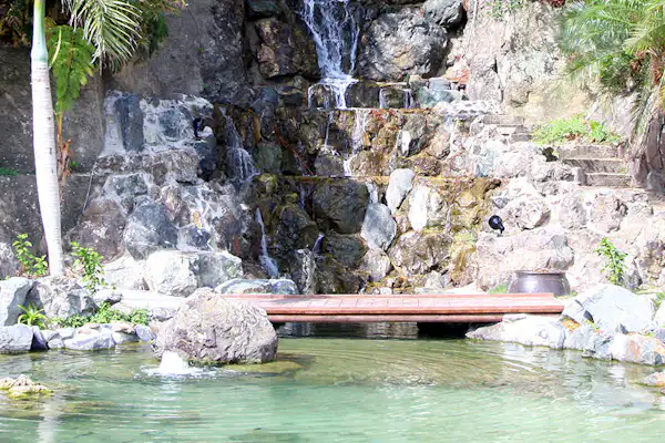 Kolam air asin di dalam area Hotel