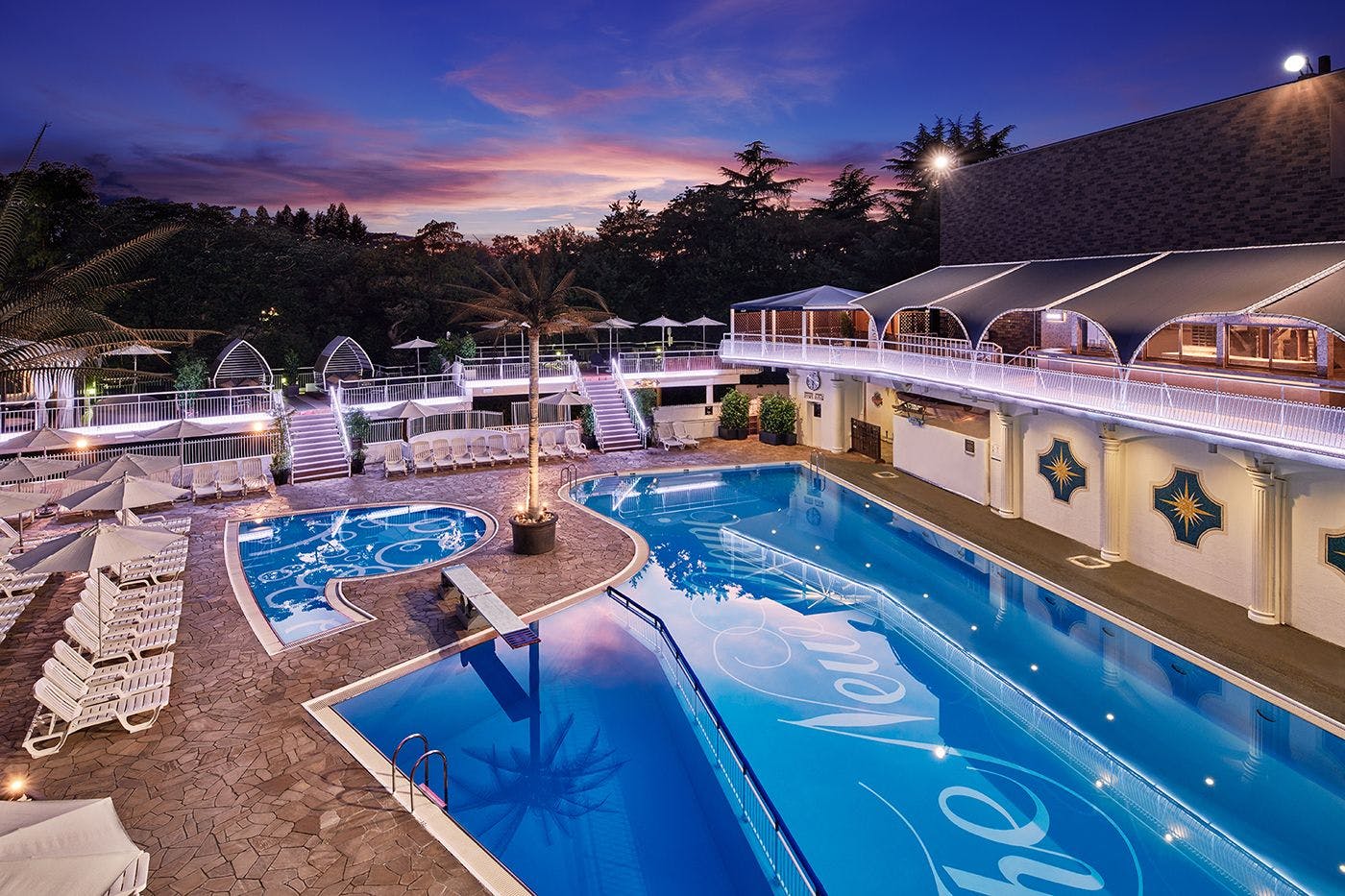 ガーデンプール（ナイトタイム）