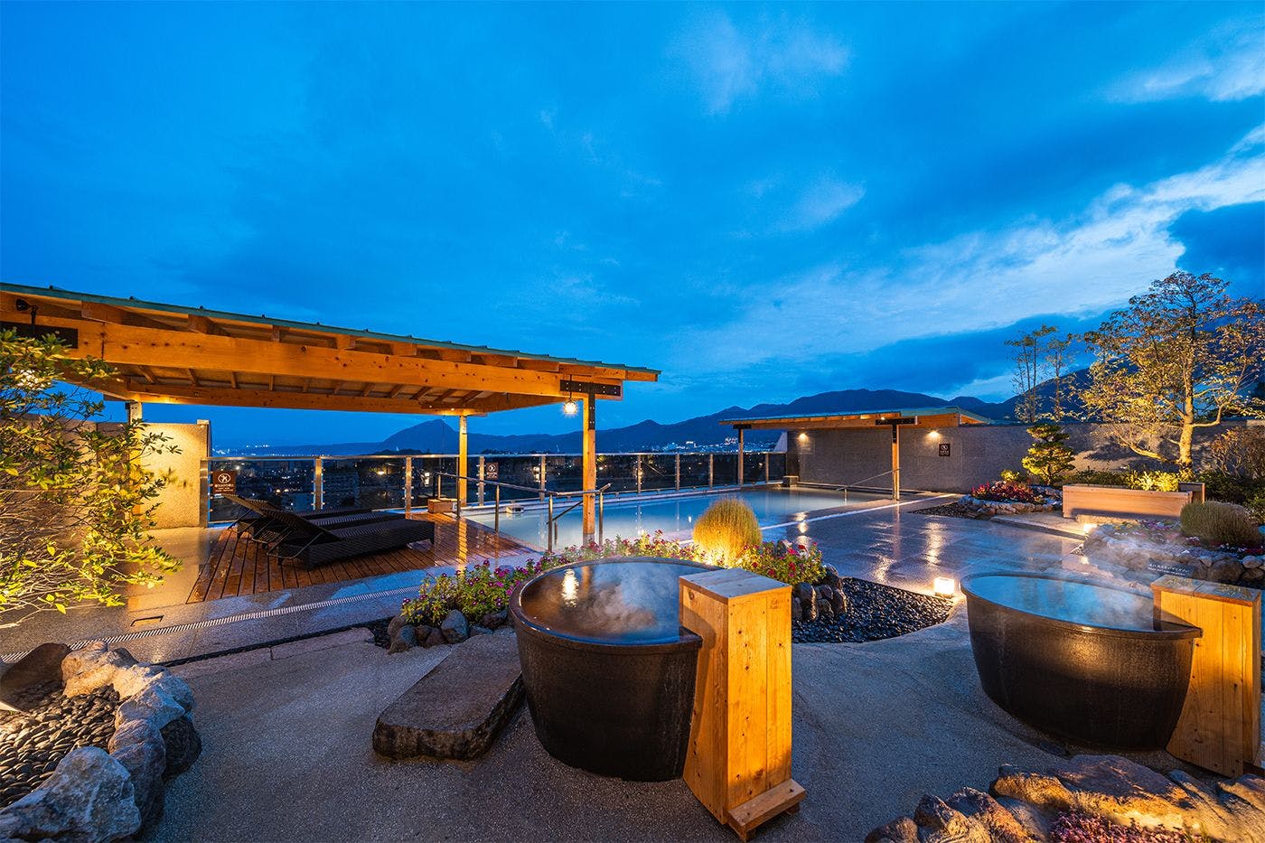 神も和む自然の賜物　神秘の湯