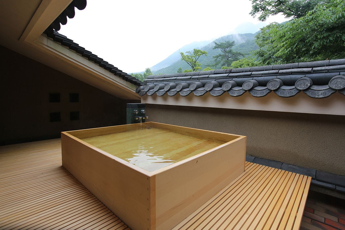 亀の井別荘