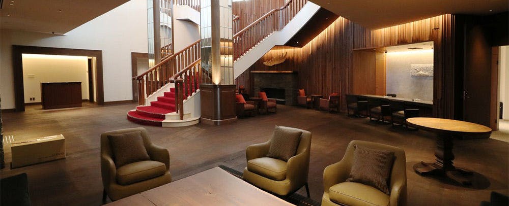 小屋楼前台大堂