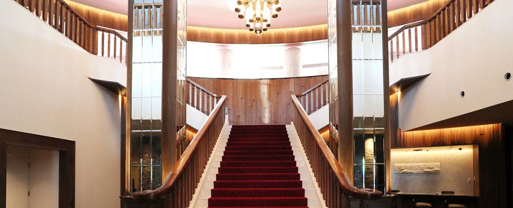 小屋楼前台大堂