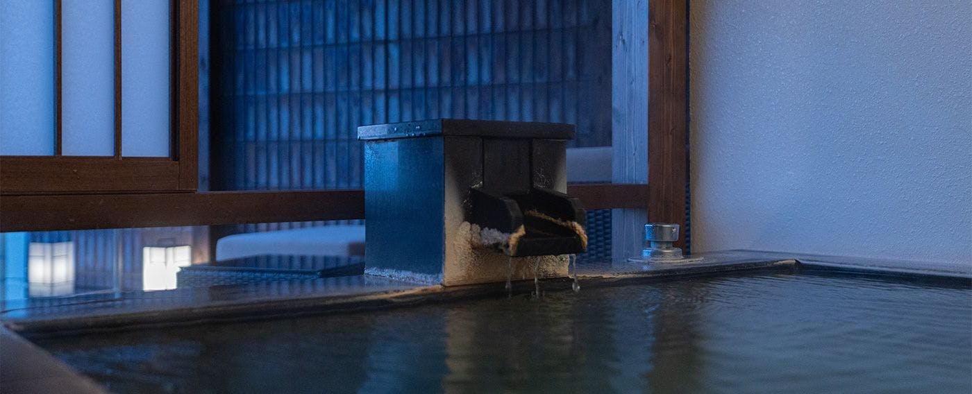 湯守が丁寧に見守る源泉掛け流し温泉