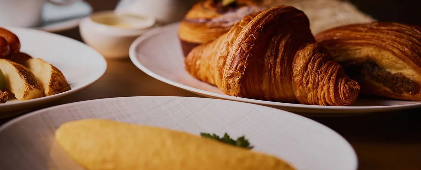 เช้าวันแรก เริ่มต้นด้วยอาหารเช้าอันเป็นเอกลักษณ์เฉพาะของ THE OSAKA STATION HOTEL