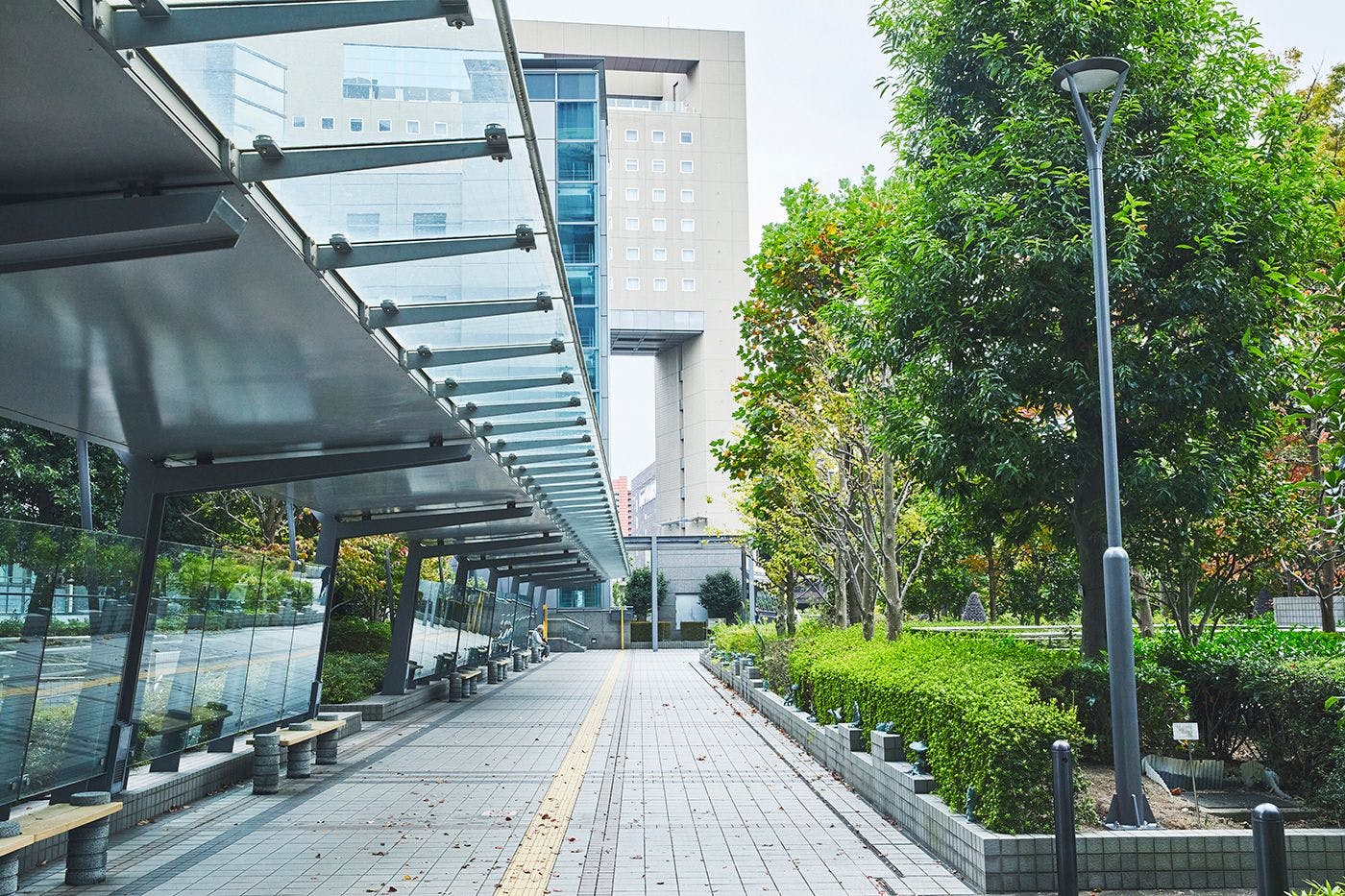 A direct pedestrian deck from Saitama-Shintoshin Station