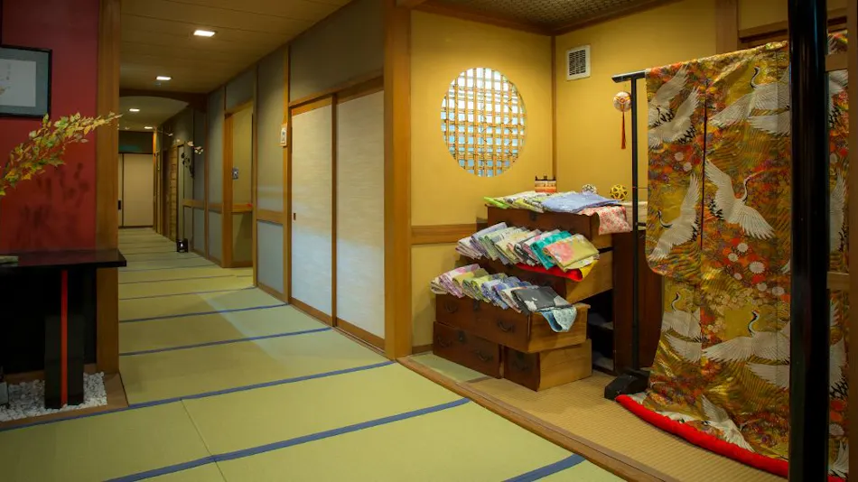 Nanairo no Kaze Hama no Michi Rinkouan