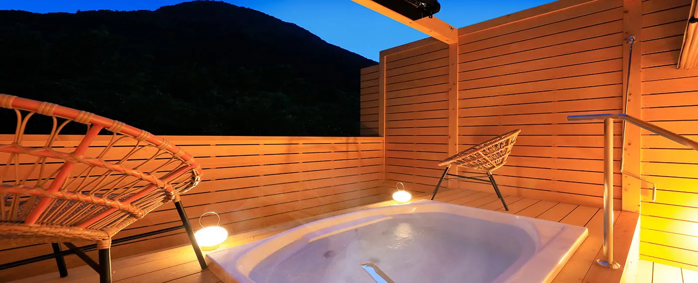 ออนเซ็นกลางแจ้งส่วนตัวบนท้องฟ้า