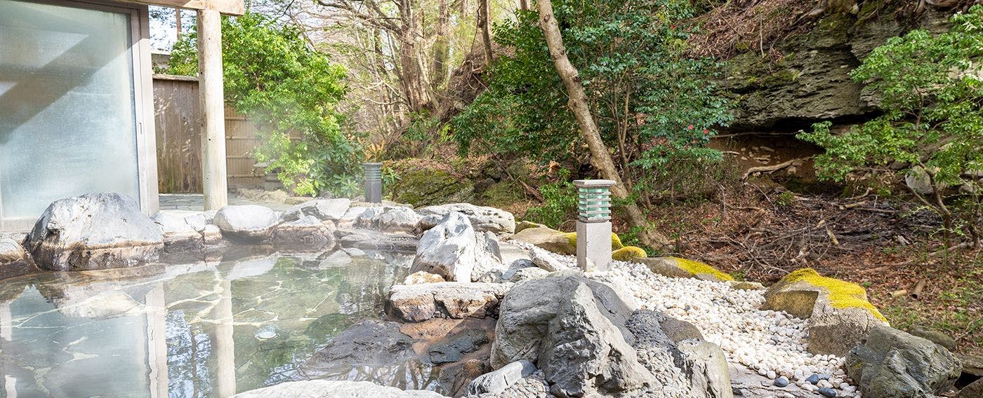 ออนเซ็นกลางแจ้ง