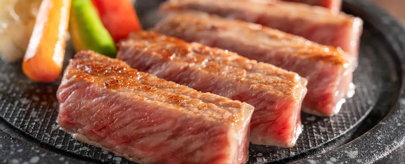 บุฟเฟต์ × เมนูพิเศษให้เลือก 4 แบบ: สเต๊กเนื้อวากิว