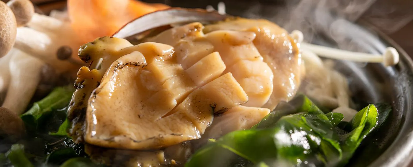 บุฟเฟต์ × เมนูพิเศษเลือกได้ 4 แบบ: หอยเป๋าฮื้ออบไอน้ำสาเก