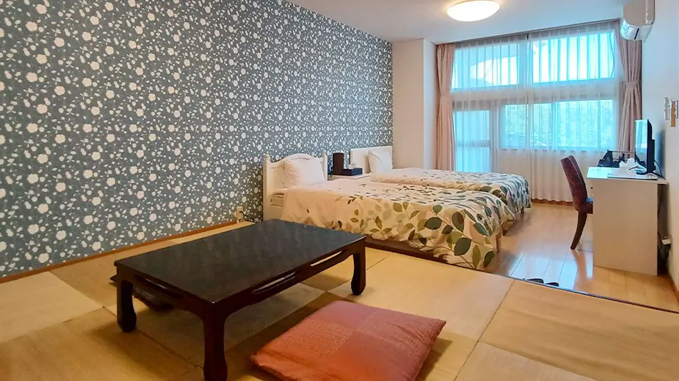 Hotel Swan Lake Nagara