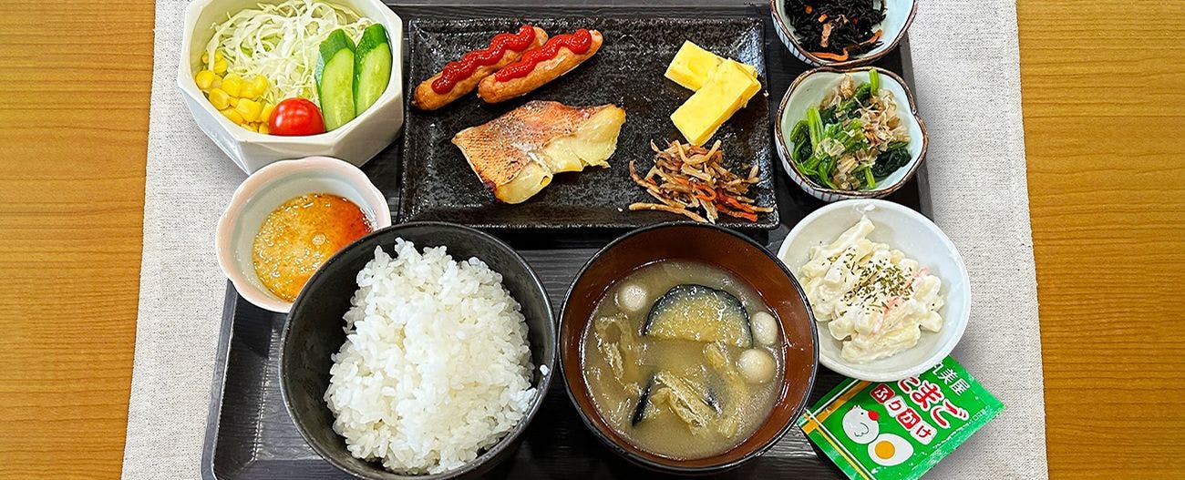 朝食