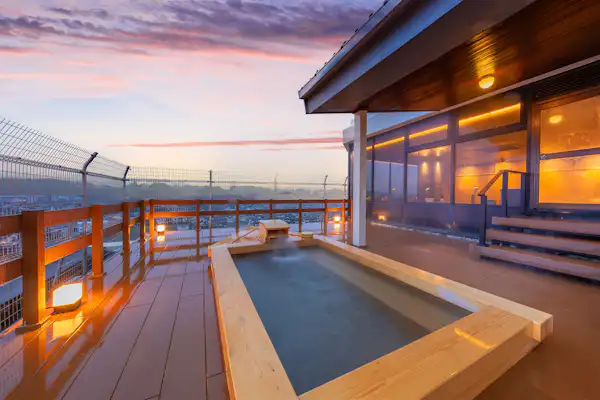 ออนเซ็นกลางแจ้ง