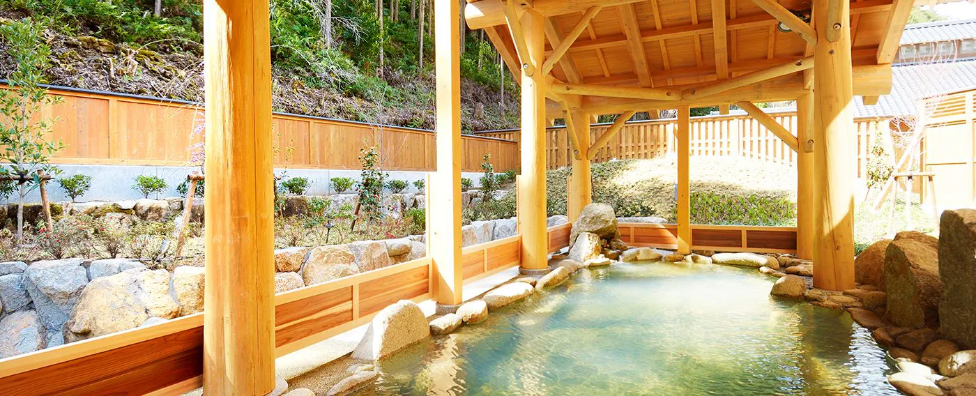 บ่อน้ำพุร้อนกลางแจ้ง