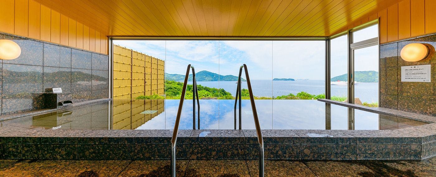 น้ำพุร้อน Ōshiro "潮騒の湯"