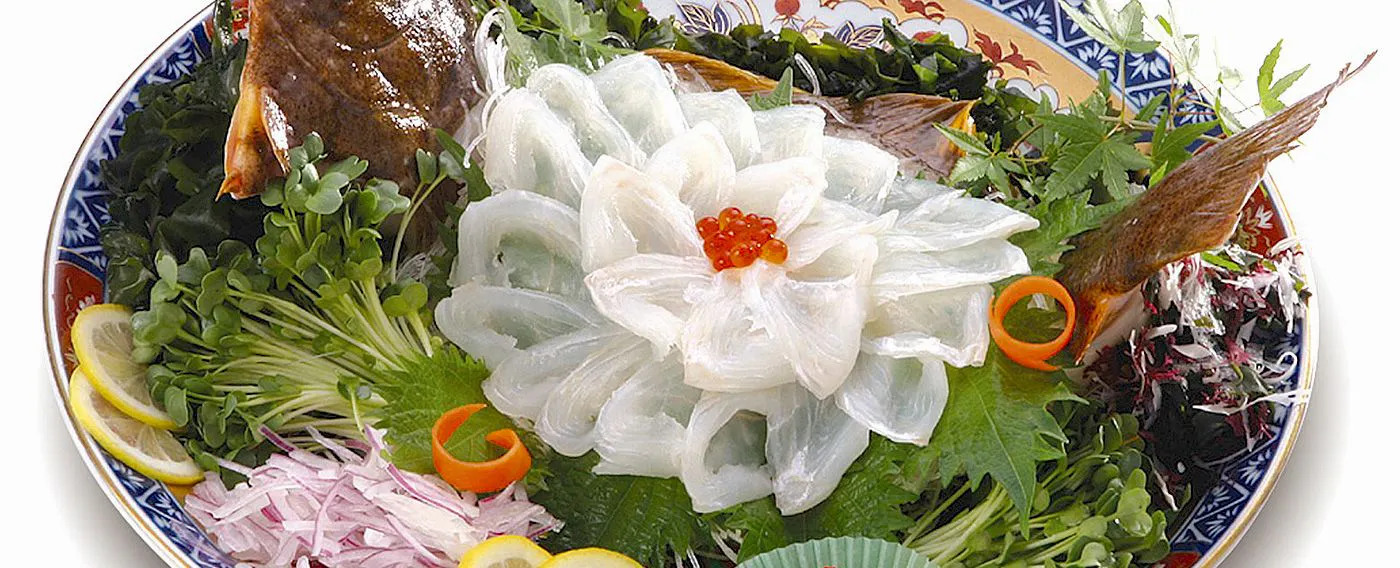 ของขึ้นชื่อเมืองคุดามัตสึ "ปลาฮิราเมะคาซาโดะ"